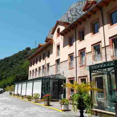 艾米達浴場飯店 Hotel Exterior