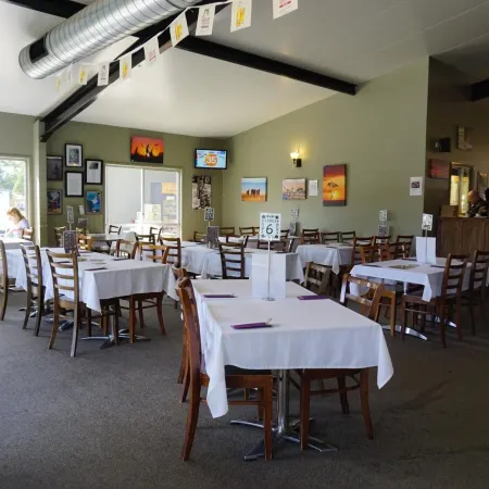 Dooley's Tavern & Motel Springsure