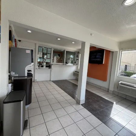 Motel 6 Bellflower, CA - Los Angeles