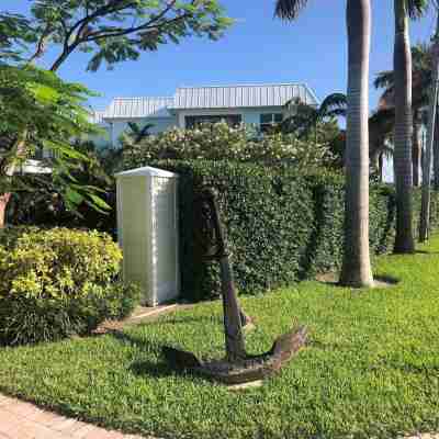 Dolphin Cove Hotel Exterior