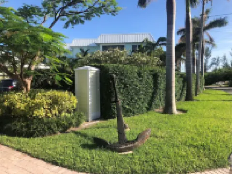 Dolphin Cove Hotels in Freeport
