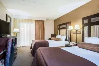 Ramada by Wyndham Plymouth Hotel & Conference Center Hotels in Wayzata