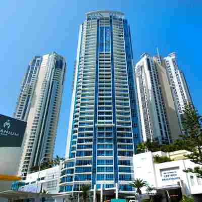 Chevron Renaissance - Private Apartments Hotel Exterior