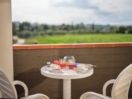 Residence Leccio Отели рядом с достопримечательностью «Accona desert»