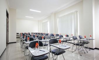 Urbanview Hotel de Kopen Malang by RedDoorz