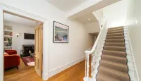 Kirkton Family Farmhouse with Hot Tub, Alford, Aberdeenshire