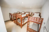 Bataan White Corals Beach Resort Отели в г. Моронг