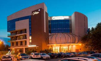 Hotel on Plonge Junior