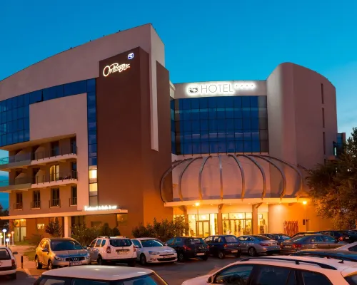Hotel on Plonge Junior Hotels near Dolphinarium