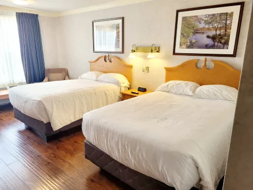 Claymore Inn and Suites