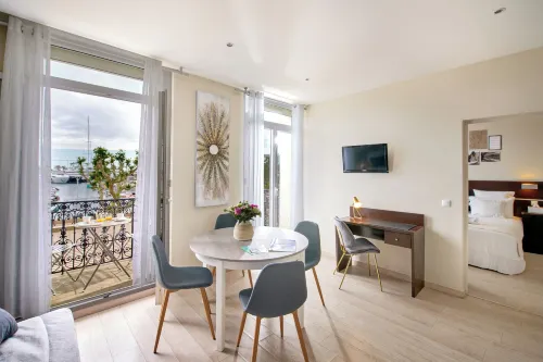 Hotel du Vieux Port Hotels in Saint-Raphaël