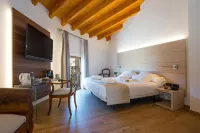 TI Central Maria Hotels in Llubi