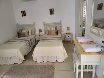 호텔 다르 알 마디나  호텔