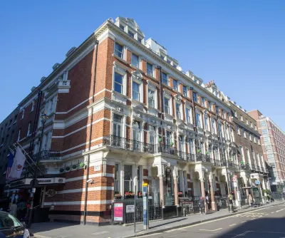 DoubleTree by Hilton London - Marble Arch Hotels near Final Home of Alexander McQueen