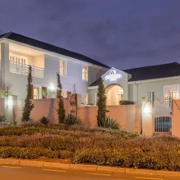 Waterstone Lodge Hotels near Somerset Value Mart