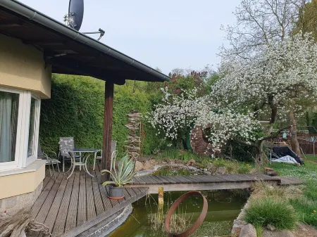 Vacation home on the outskirts of Potsdam in a quiet location with its own garden