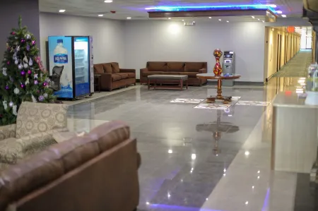 American Inn and Suites Ferndale Отели в г. Хазел Парк