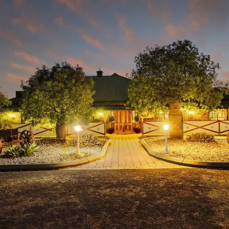 Overlander Homestead Motel