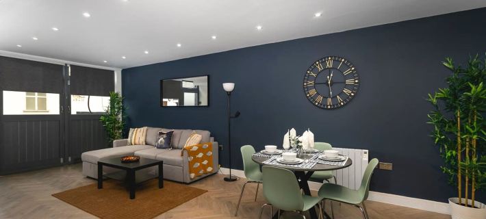 Bright Spacious Condo Free Parking 5Min to Beach Hotels in Hove