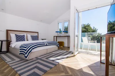 Seafront Luxury Apartments Fun