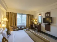 華麗公園飯店 浦那國際機場​附近的飯店