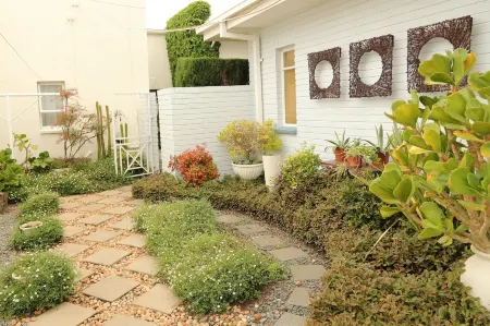 The Lighthouse Guesthouse Отели в г. Bo-Karoo