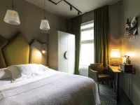 Hotel Flora Hotels near Stadsmuseum