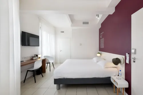 Hôtel les Voiles Hotels in La Valette-du-Var