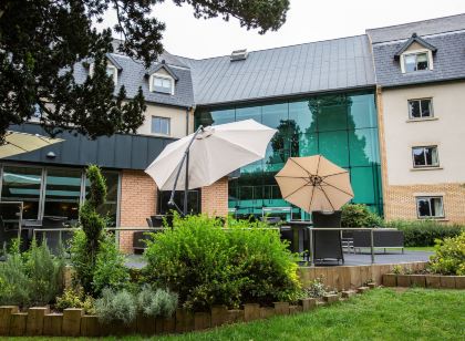 Drayton Manor Hotel