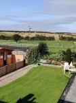 Cameron Court B&B Hotels near Living Seas Centre
