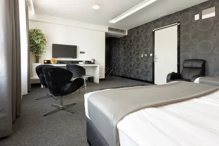 Nova City Garni Hotel Signature Collection Отели рядом с достопримечательностью «Tamiški kej»