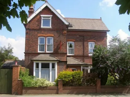 Anton Guest House Bed and Breakfast