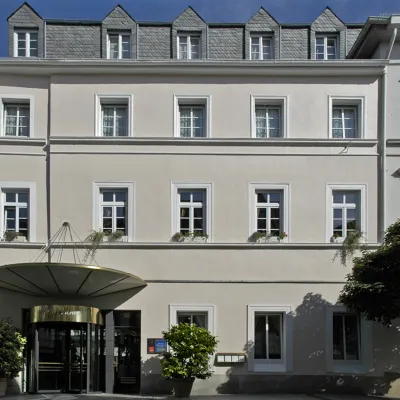 Dom Hotel Limburg Hotels near Lahn