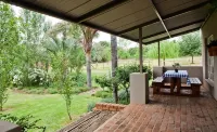 Ambers & Grace Guest Farm - parking
