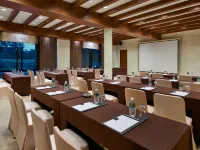 阿塔湖畔度假套房酒店 鄰近Primo Piazza 義大利風主題餐廳的酒店