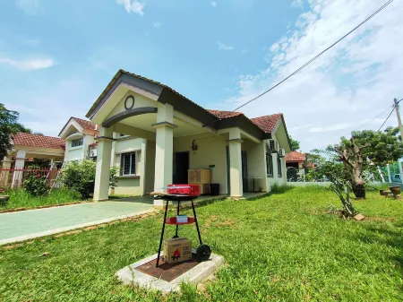 Corner 3Br Landed House at Sepang Отели рядом с достопримечательностью «Баган Лаланг Кэмпзит»
