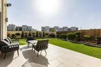 Phaedrus Living Urbana Serenity Escape