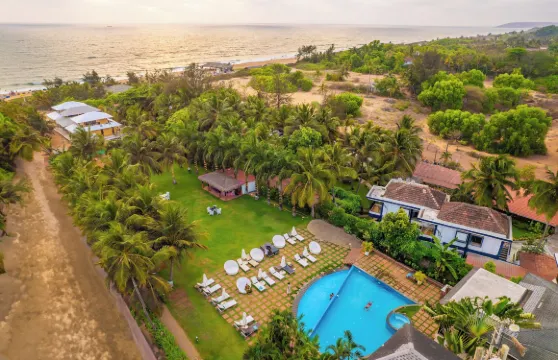 坎多林海灘果阿O酒店