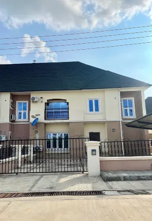 Bilak Luxury Apartments & Homes Ltd Отели рядом с достопримечательностью «Терминал аэропорта Абуджа Ннамди Азикиве»