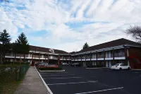 Village Inn Hotels in Colts Neck