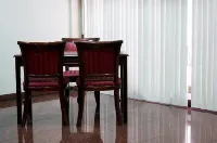 Cuarta Avenida Hotels in Карабальеда