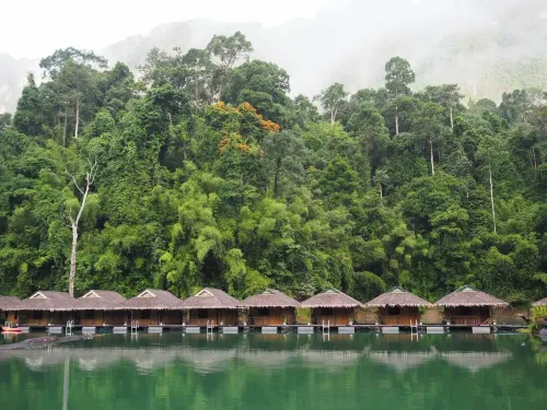PraiwanRaftHouse Hotel di Ban Ta Khun