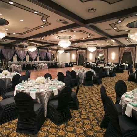 Chateau Lacombe Hotel