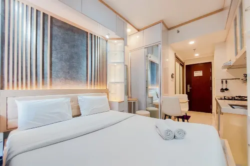 High Floor and Simply Look Studio at Sky House BSD Apartment - Bungalows