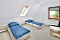Comfortable, Large Holiday Home with a Garden