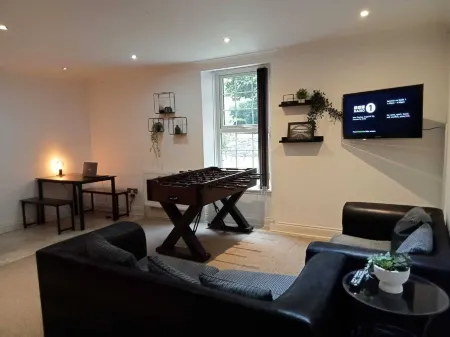 Quarrie House Отели рядом с достопримечательностью «Azure Garden Centre & Cafe»