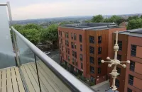 1 Bed Flat - Sleeps 2 - Parking - Balcony - Wifi - balcone