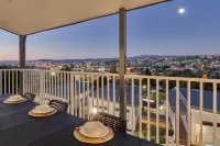 Luxury, Elevated, Three-Bedroom Villa Hotel di 
