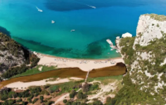 BUE Marino Hotel & Rooftop Bar