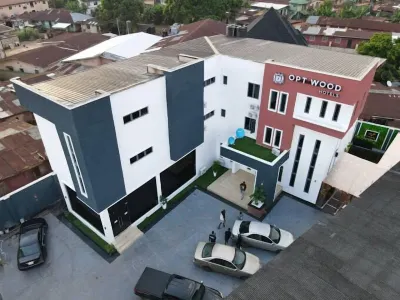 ออปต์วูดโฮเทลส์ โรงแรมใน